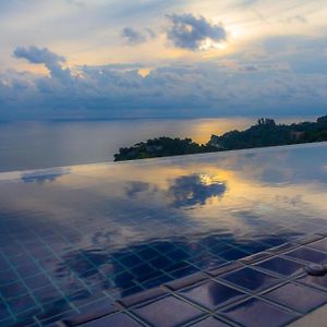 Grand Bleu Ocean View Pool Suite